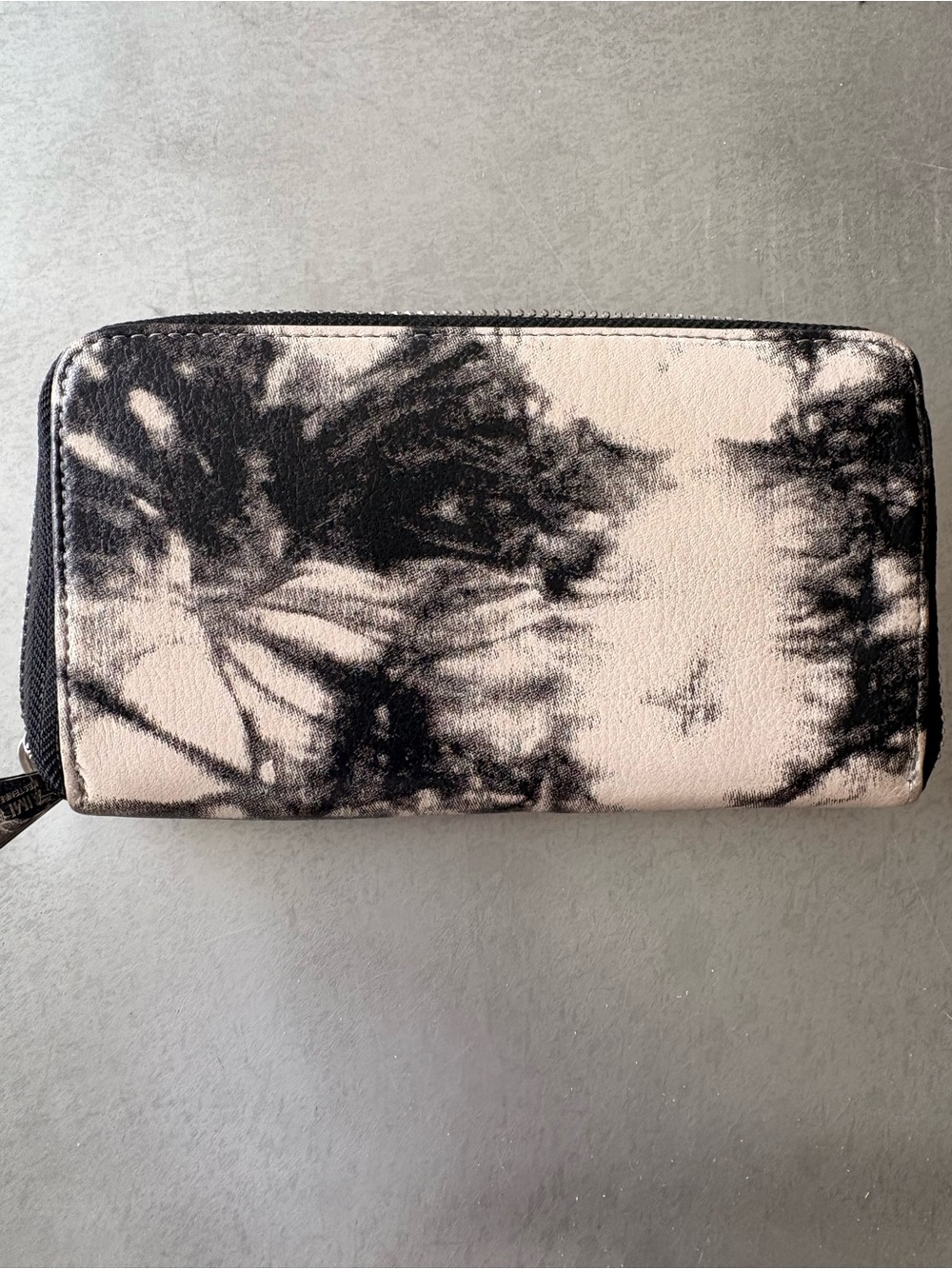 AIMEE KESTENBERG Black and Cream Marbling Leather Wallet - Picture 1 of 3
